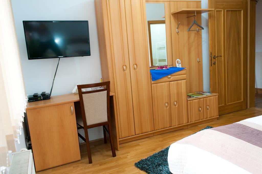Penzion Pod Brezinou Trencin Exterior photo